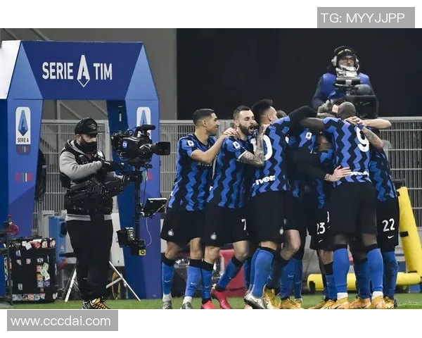 乌拉圭与法国比赛裁判表现引发争议球迷热议裁判判罚公正性 乌拉圭与法国比赛裁判表现引发争议球迷热议裁判判罚公正性