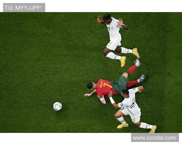 什克特尔与科斯塔的精彩对决揭示足球战术与球员实力的较量 什克特尔与科斯塔的精彩对决揭示足球战术与球员实力的较量