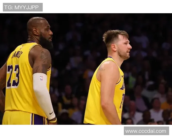 公牛与湖人对决分析:战术布局与球员表现的全面解读 公牛与湖人对决分析:战术布局与球员表现的全面解读